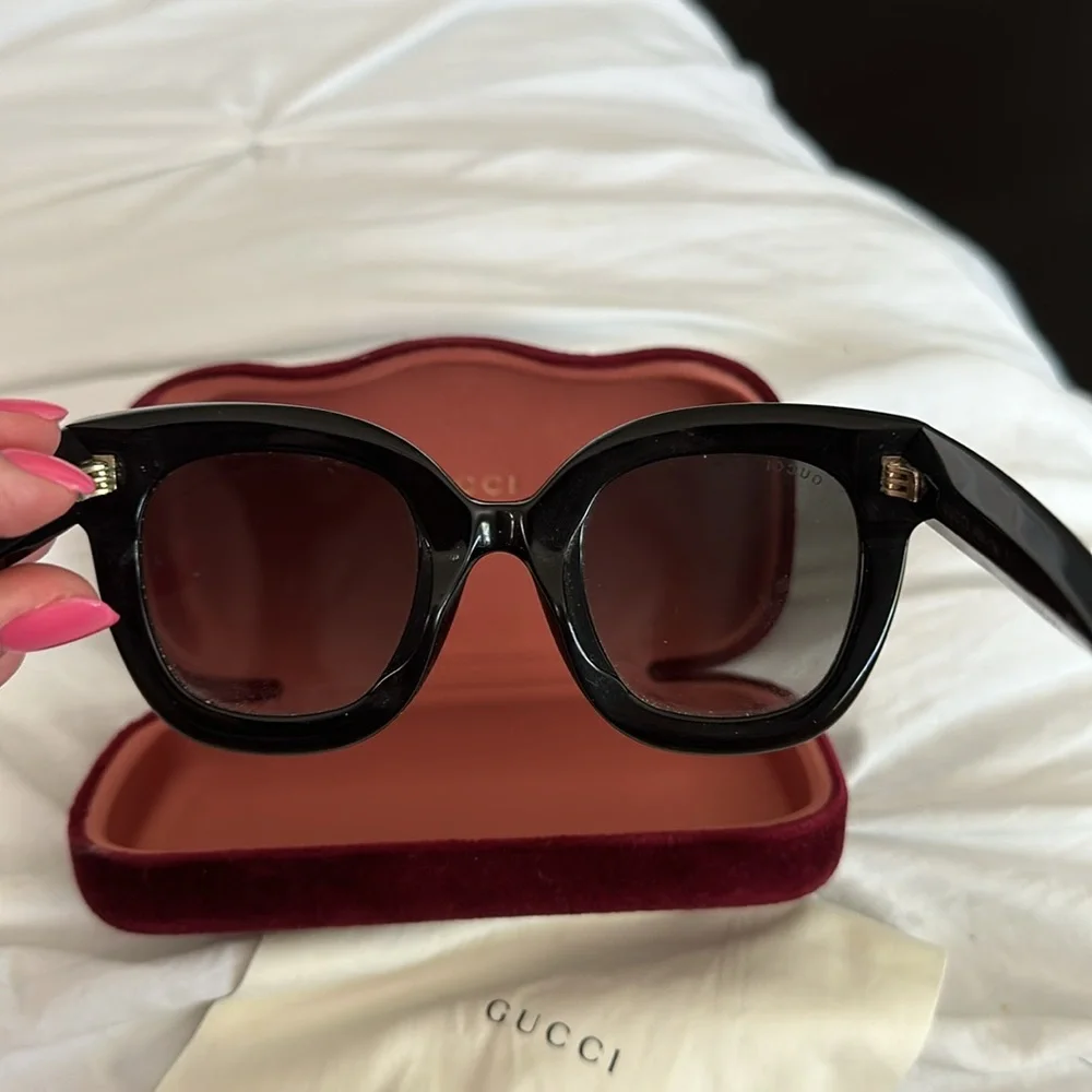 Gucci Women's Black Fashion Square Sunglasses 49mm - Picture 6 of 6